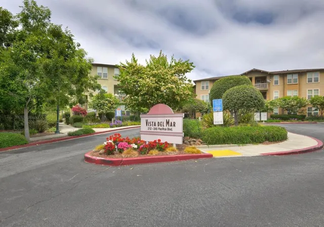 241-pacifica-blvd-203-watsonville-ca-95076/hzid_7ffbab4a