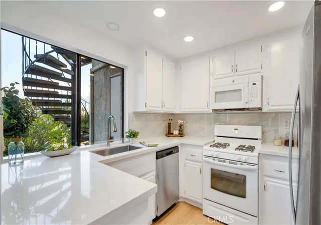 27861-esporlas-mission-viejo-ca-92692/hzid_12a8251b