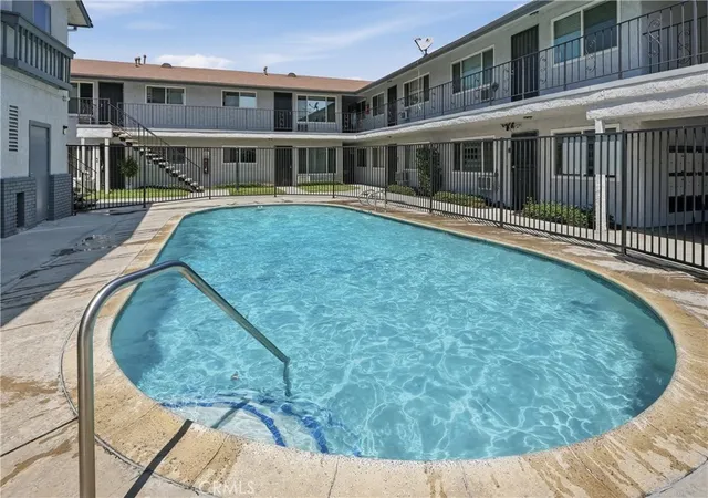 2890-e-artesia-42-long-beach-ca-90805/hzid_3773cdcc