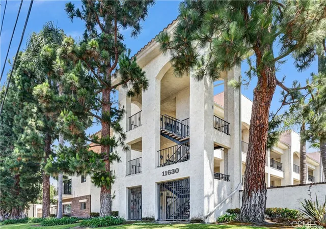11630-warner-504-fountain-valley-ca-92708/hzid_89bc47c1