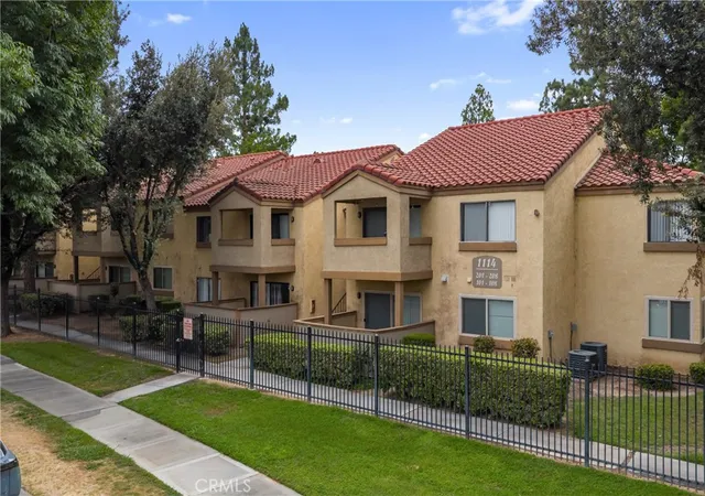 1114-w-blaine-204-riverside-ca-92507/hzid_05900d3c