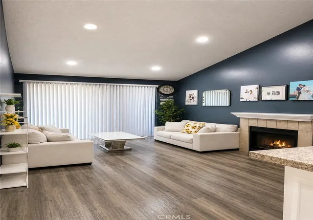 10571-lakeside-dr-s-178-garden-grove-ca-92840/hzid_4d52f870