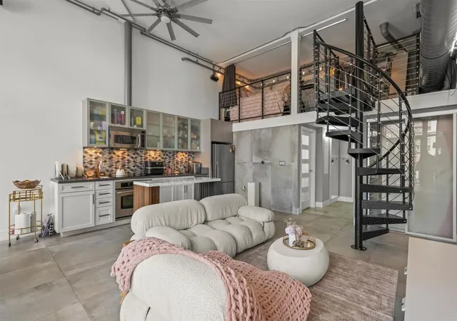 575-6th-avenue-216-san-diego-ca-92101/hzid_b9ac2b17
