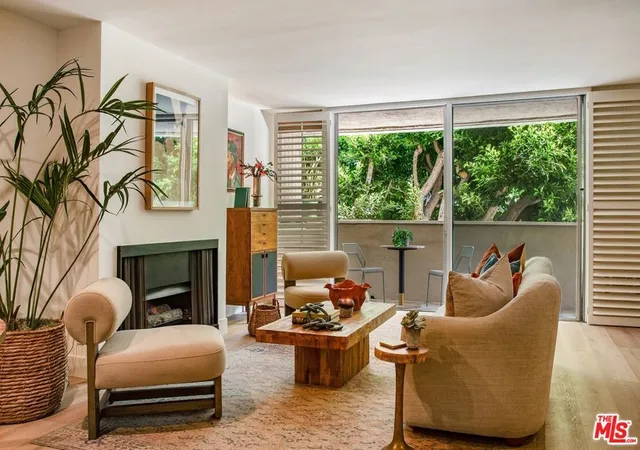 11645-montana-ave-101-los-angeles-ca-90049/hzid_fb0fc227