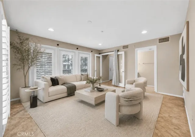 284-tustin-fld-dr-tustin-ca-92782/hzid_0c3a8496