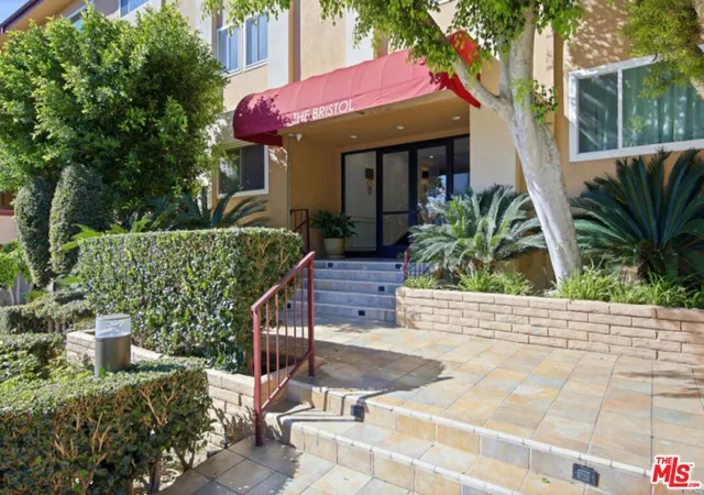 1121-n-olive-dr-302-west-hollywood-ca-90069/hzid_5e42c5b4