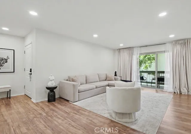 23677-park-capri-20-calabasas-ca-91302/hzid_2cc3c9ea
