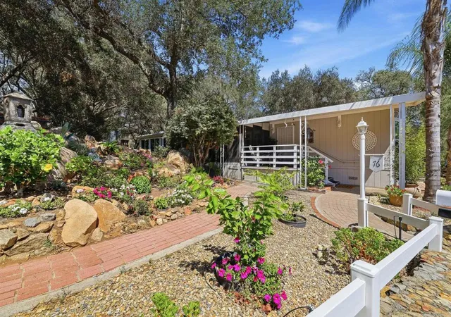 4747-oak-crst-rd-76-fallbrook-ca-92028/hzid_0e0226db