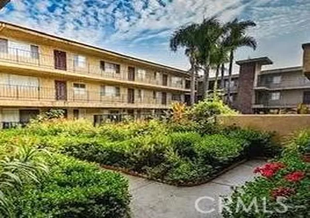 8505-columbus-ave-111-north-hills-ca-91343/hzid_bede5254