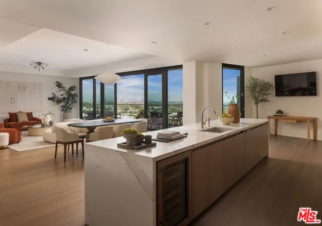 8420-w-sunset-blvd-702-west-hollywood-ca-90069/hzid_a6012205