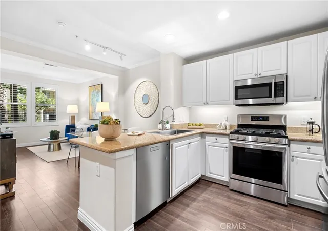 2147-watermarke-pl-irvine-ca-92612/hzid_f06054bd