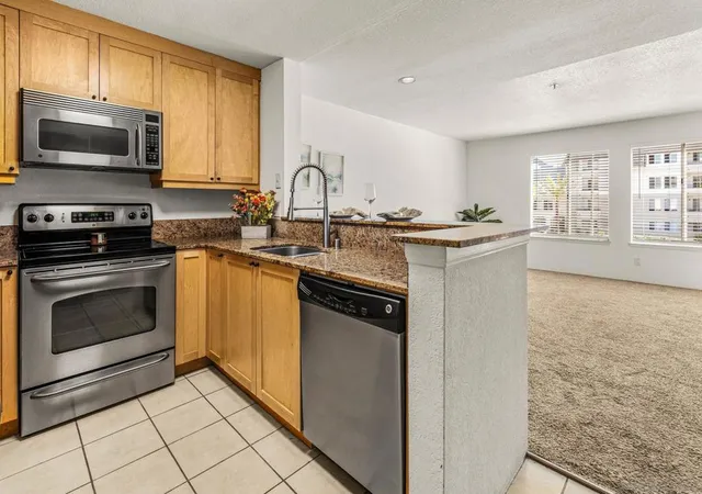 8889-caminito-plz-centro-7225-san-diego-ca-92122/hzid_1f75a690
