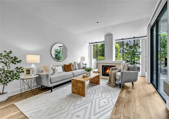 230-lille-102-newport-beach-ca-92663/hzid_94a780bd