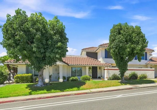320-grapevine-rd-102-vista-ca-92083/hzid_b61ee401