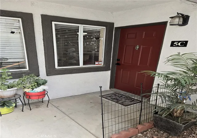 16377-lakeshore-dr-5c-lake-elsinore-ca-92530/hzid_05d2d990