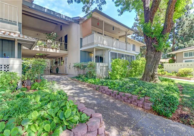 8-via-castilla-h-laguna-woods-ca-92637/hzid_2b506254