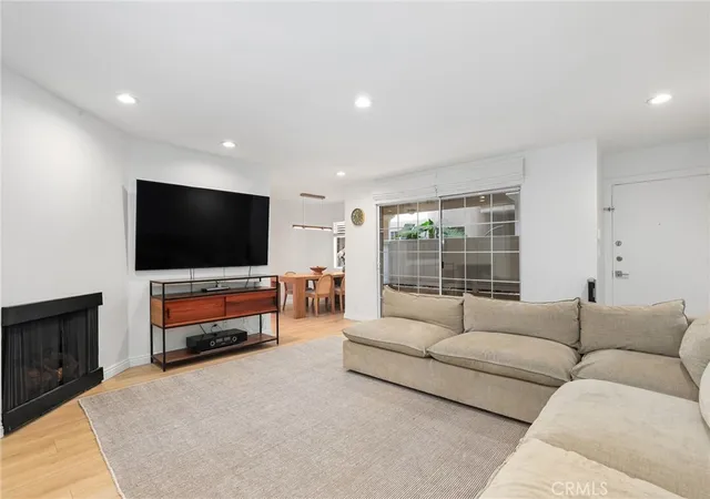 1228-14th-street-103-santa-monica-ca-90404/hzid_8be06f53