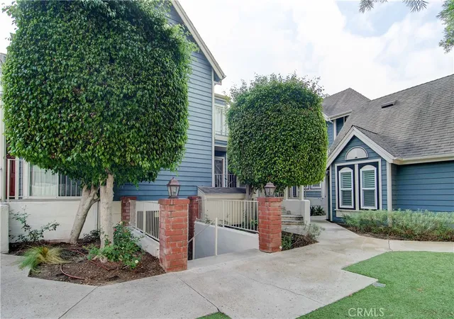 810-baker-106-costa-mesa-ca-92626/hzid_81f1fc1c