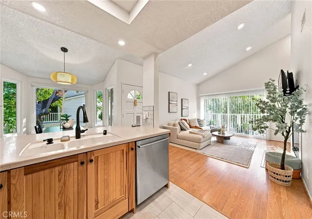 22224-s-vermont-ave-202c-torrance-ca-90502/hzid_7c2a0afc