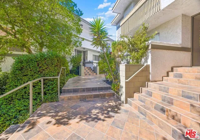 10445-eastborne-ave-203-los-angeles-ca-90024/hzid_4a5634e5