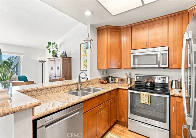 187-huntington-irvine-ca-92620/hzid_f0b0a979