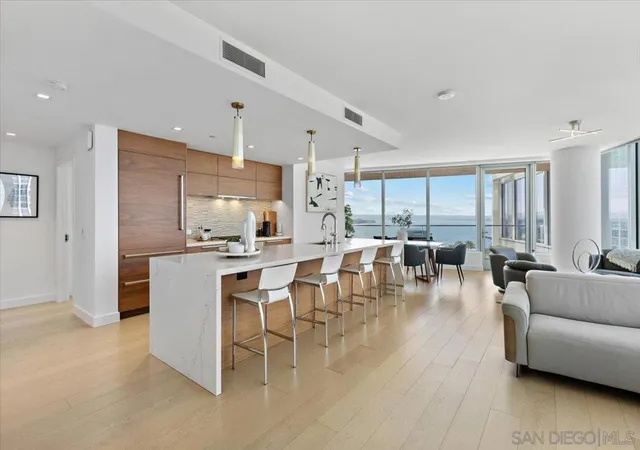 888-w-east-st-1001-san-diego-ca-92101/hzid_c92c0430