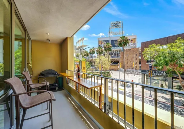 321-10th-avenue-212-san-diego-ca-92101/hzid_b09c84a6