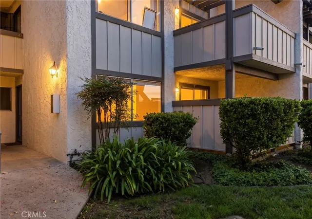 1346-e-hillcrest-42-thousand-oaks-ca-91362/hzid_d12f1d93