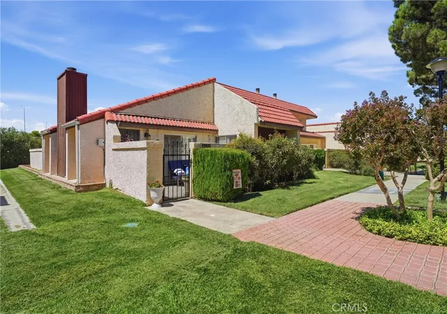 2124-el-domingo-cir-13-lancaster-ca-93536/hzid_6f686e70