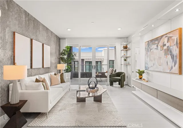 16123-dawn-308-tustin-ca-92782/hzid_e67f08bd