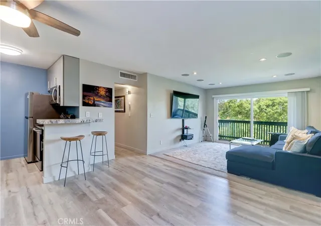576-n-bellflower-blvd-303-long-beach-ca-90814/hzid_6f012f1c