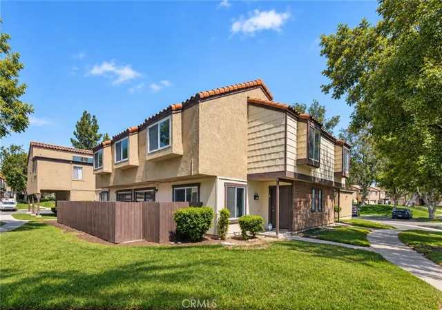 9404-round-up-a-montclair-ca-91763/hzid_9820e696