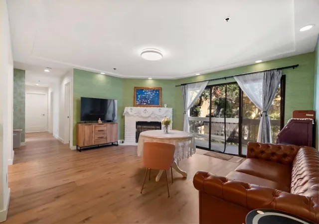 496-w-charleston-rd-302-palo-alto-ca-94306/hzid_6d229364