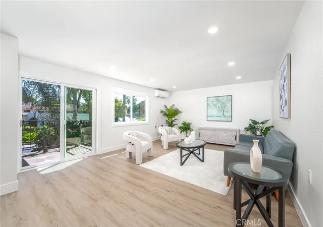 2393-via-mariposa-w-2f-laguna-woods-ca-92637/hzid_496e6974