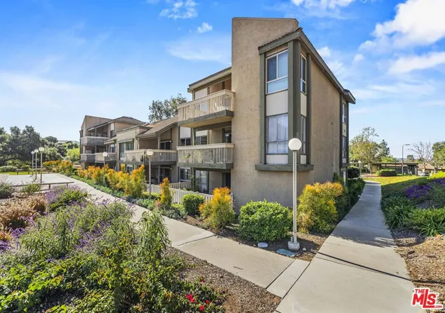 824-pinetree-cir-14-thousand-oaks-ca-91360/hzid_d1f6ae8d