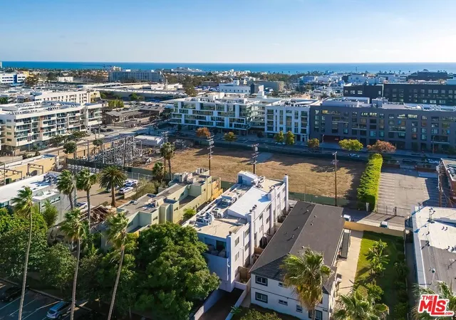 1532-9th-street-8-santa-monica-ca-90401/hzid_9f0b9540