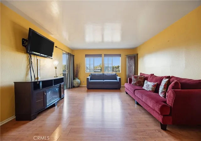 2507-e-15th-street-109-long-beach-ca-90804/hzid_6d3df492