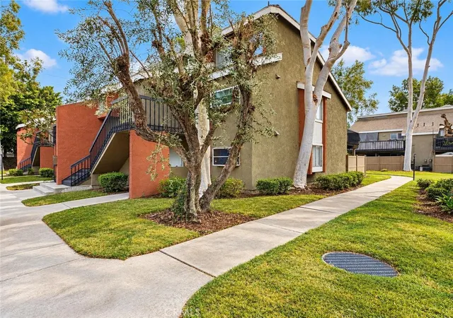6681-caro-st-75-paramount-ca-90723/hzid_e3410bda