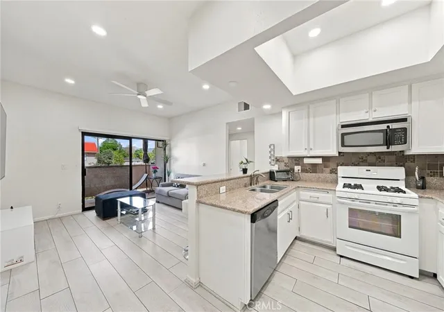 10943-laurel-cyn-blvd-b9-san-fernando-ca-91340/hzid_7d966f40