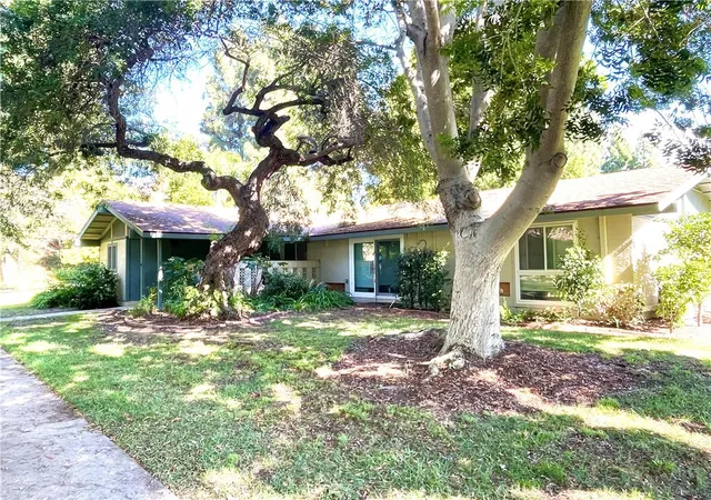 52-calle-aragon-b-laguna-woods-ca-92637/hzid_5b28cef3