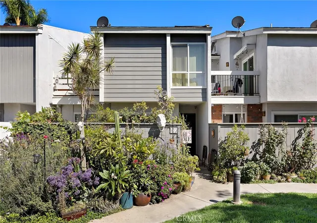 622-whitney-way-costa-mesa-ca-92626/hzid_7ebe9d96