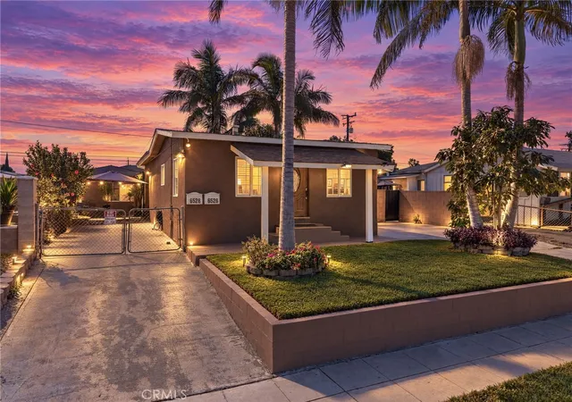 6526-san-miguel-paramount-ca-90723/hzid_7bcb0858