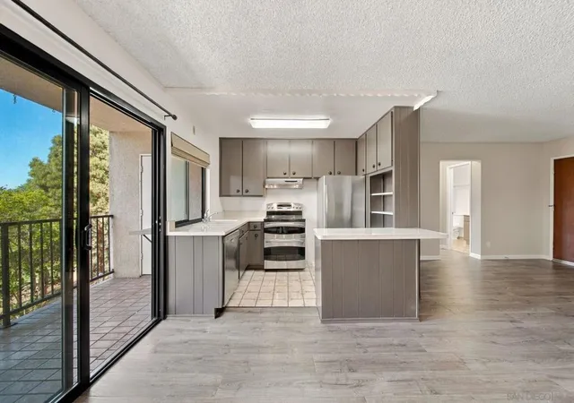7835-cowles-mountain-ct-b18-san-diego-ca-92119/hzid_029bce10