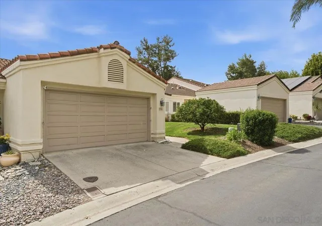 29585-cir-r-greens-escondido-ca-92026/hzid_79383da9
