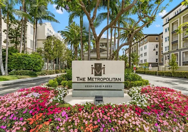 2253-martin-220-irvine-ca-92612/hzid_1bc46ce4