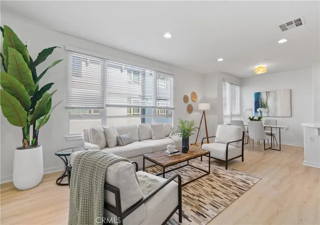 5401-w-149th-place-2-hawthorne-ca-90250/hzid_db437809