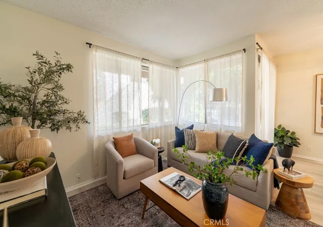 16211-downey-92-paramount-ca-90723/hzid_296d5edf