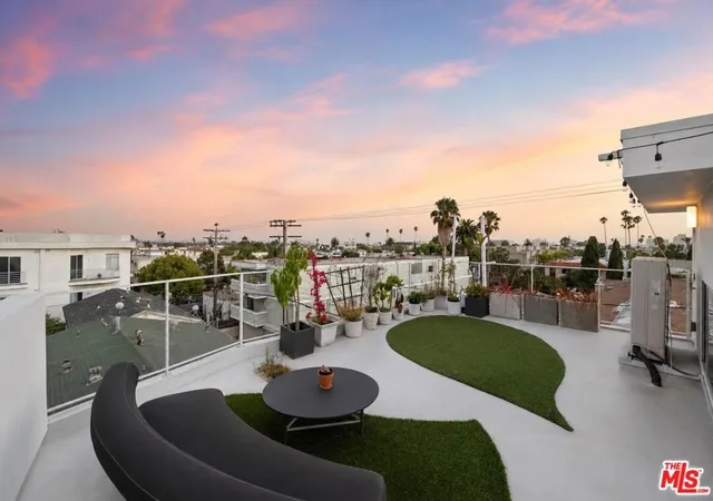 1244-14th-street-e-santa-monica-ca-90404/hzid_b9e747cf