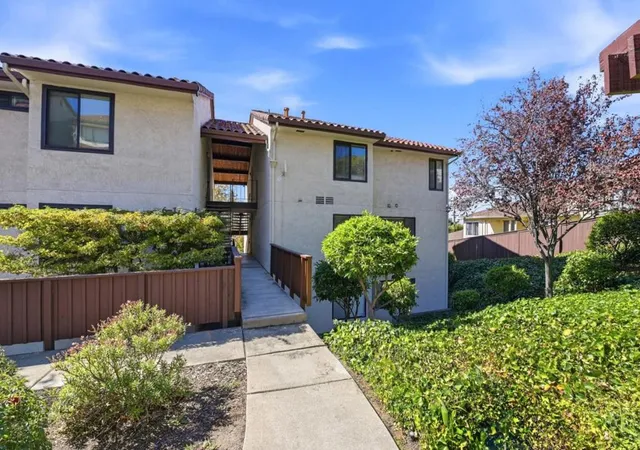 22103-vista-del-plz-ln-7-hayward-ca-94541/hzid_3d5aecb9
