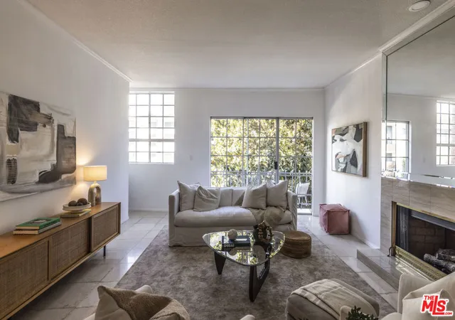 10960-wellworth-ave-201-los-angeles-ca-90024/hzid_5b2d5ed0